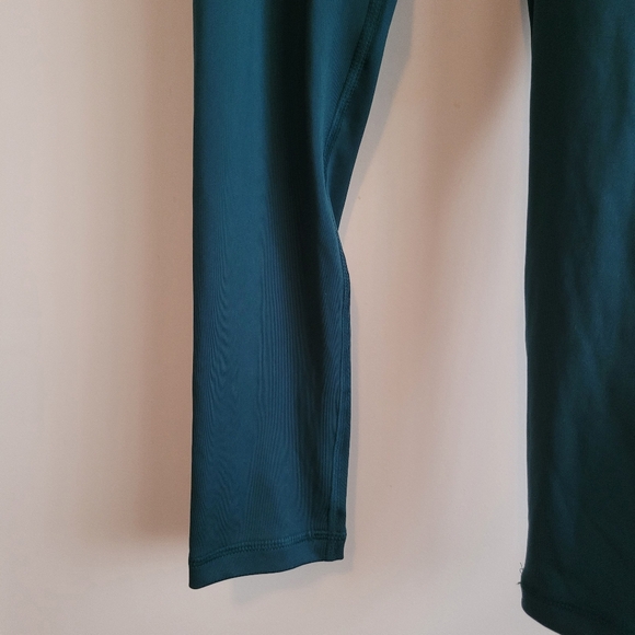 American Eagle "The Lightweight Everything 7/8 Legging " in Teal - Picture 4 of 7